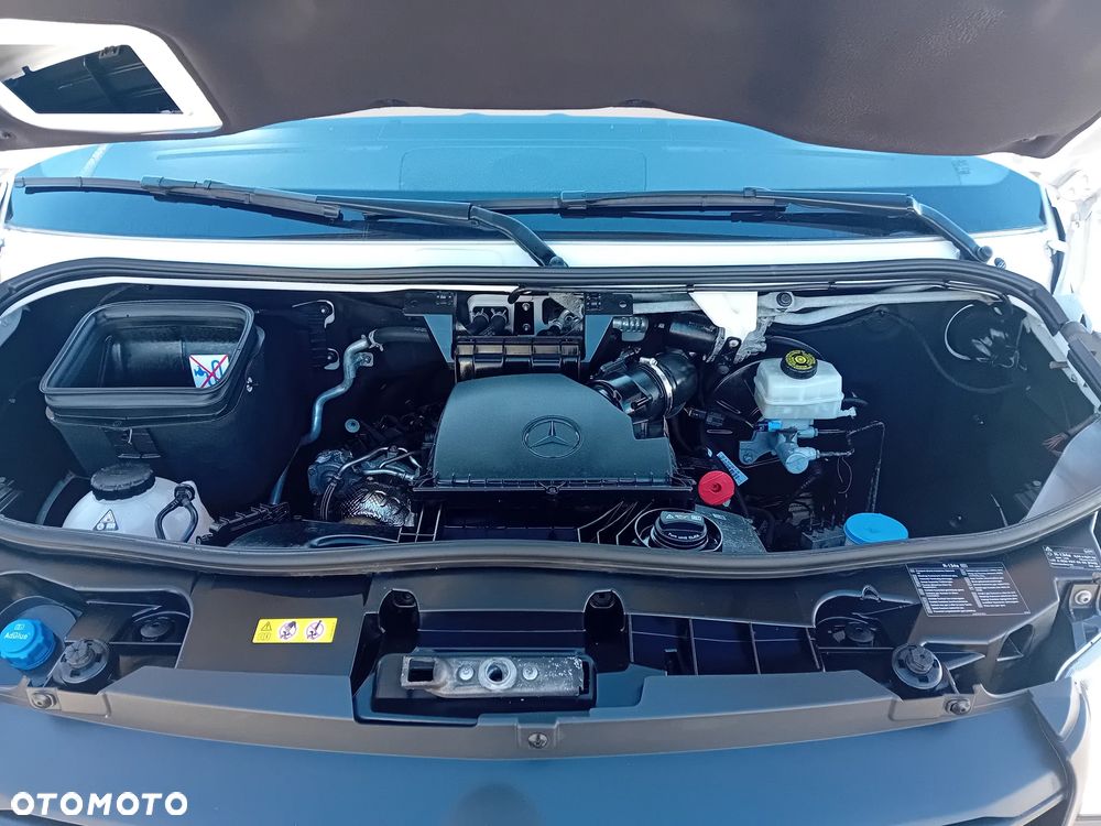 Mercedes-Benz Sprinter - 30