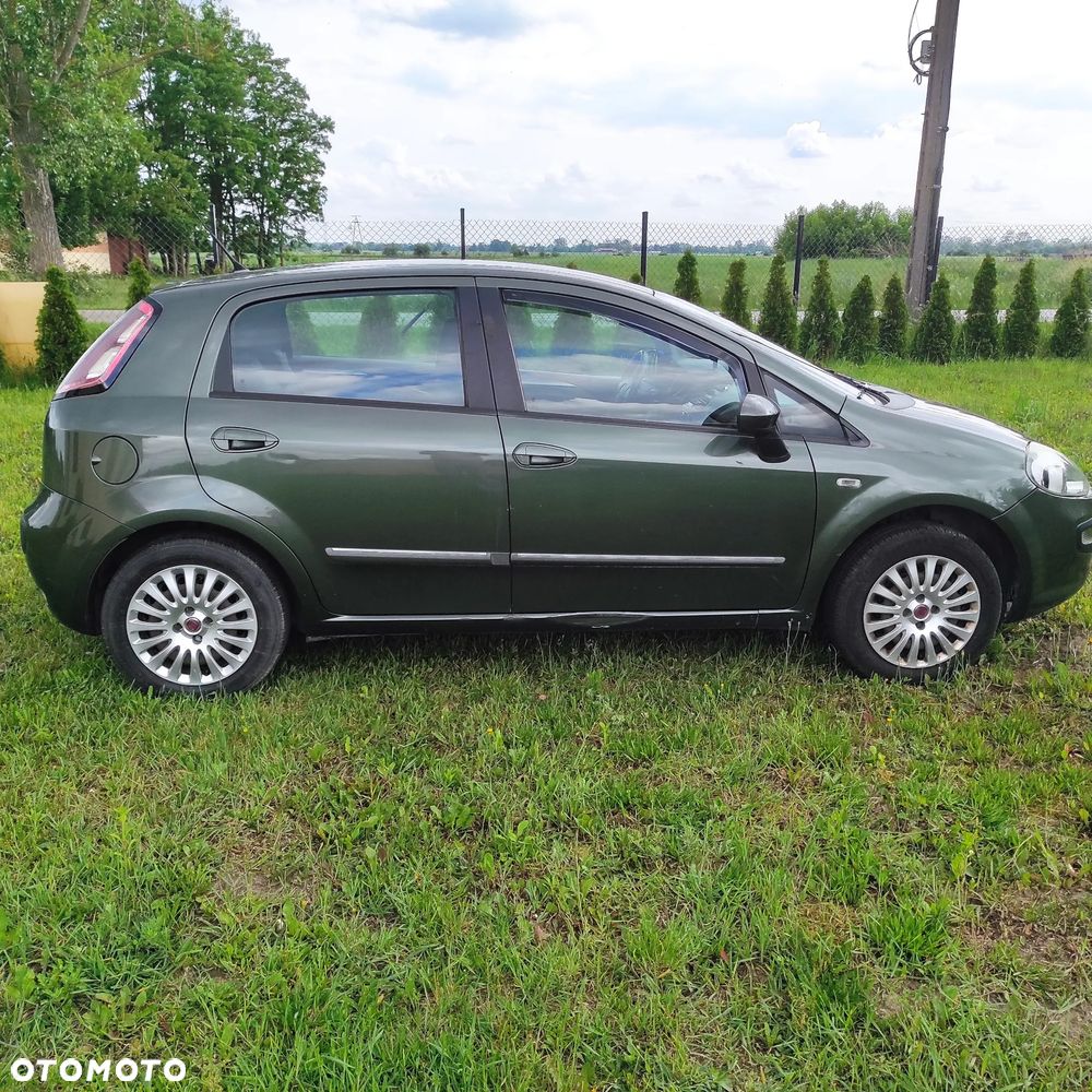 Fiat Punto Evo 1.4 8V Estiva Blue&Me - 4