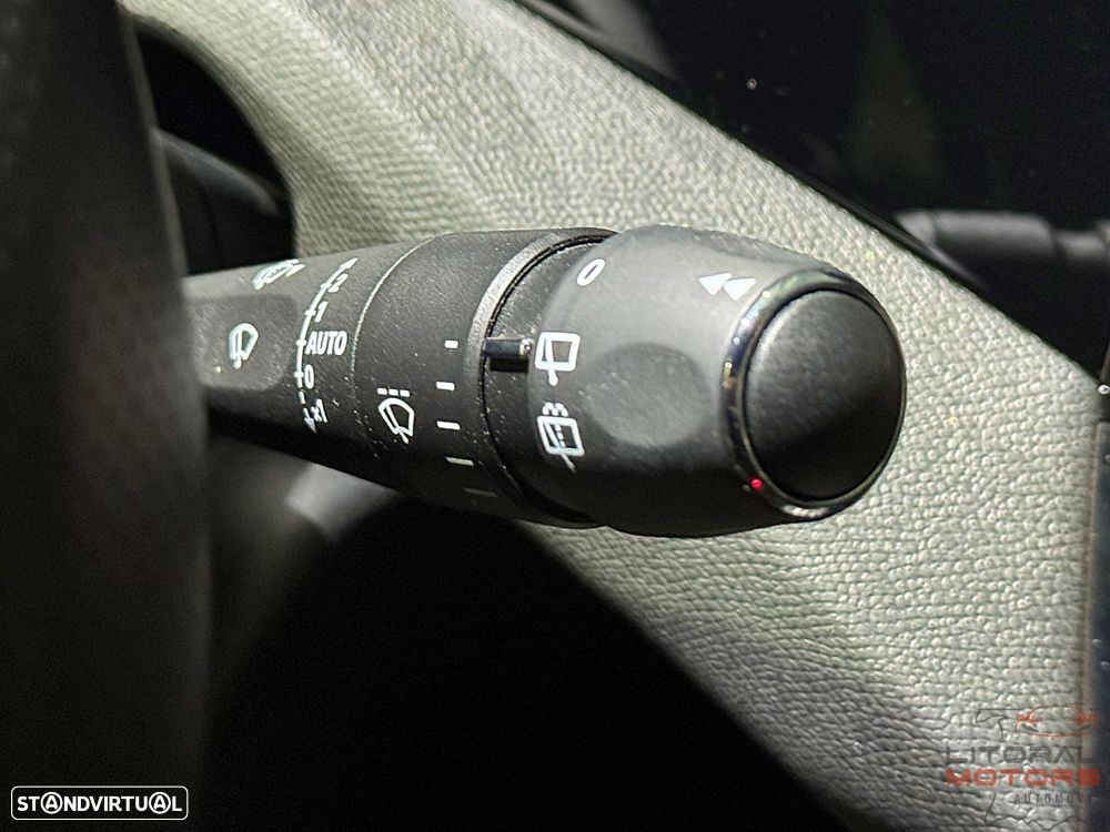 Peugeot 308 1.6 Hybrid GT e-EAT8 - 26