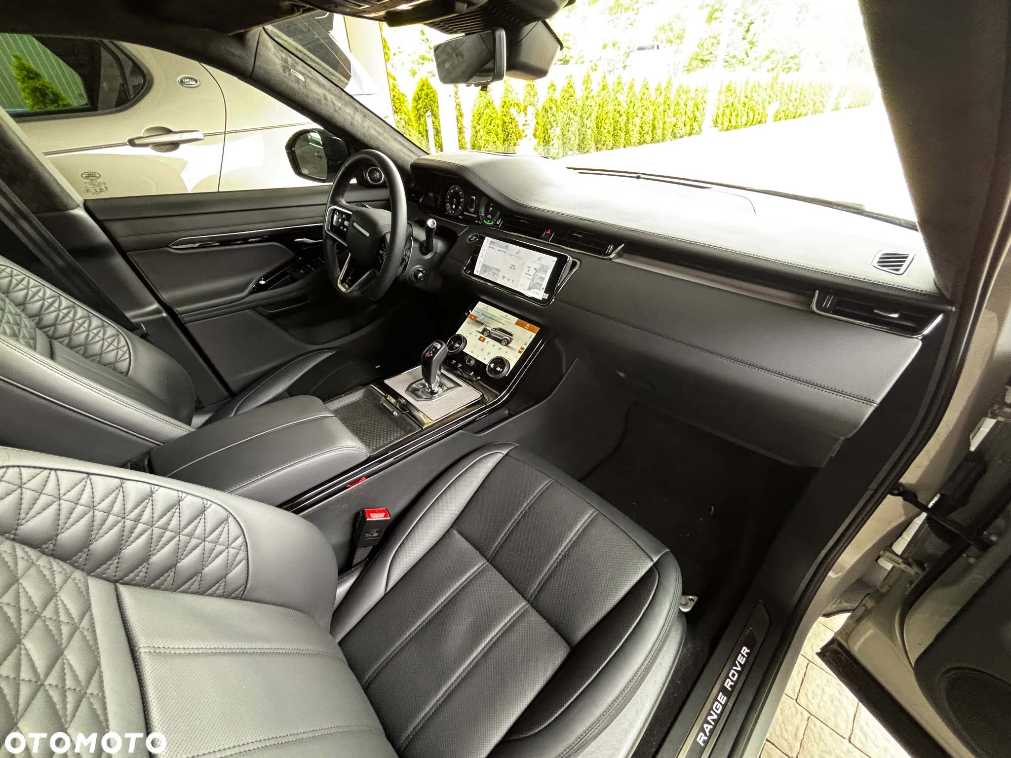 Land Rover Range Rover Evoque - 16
