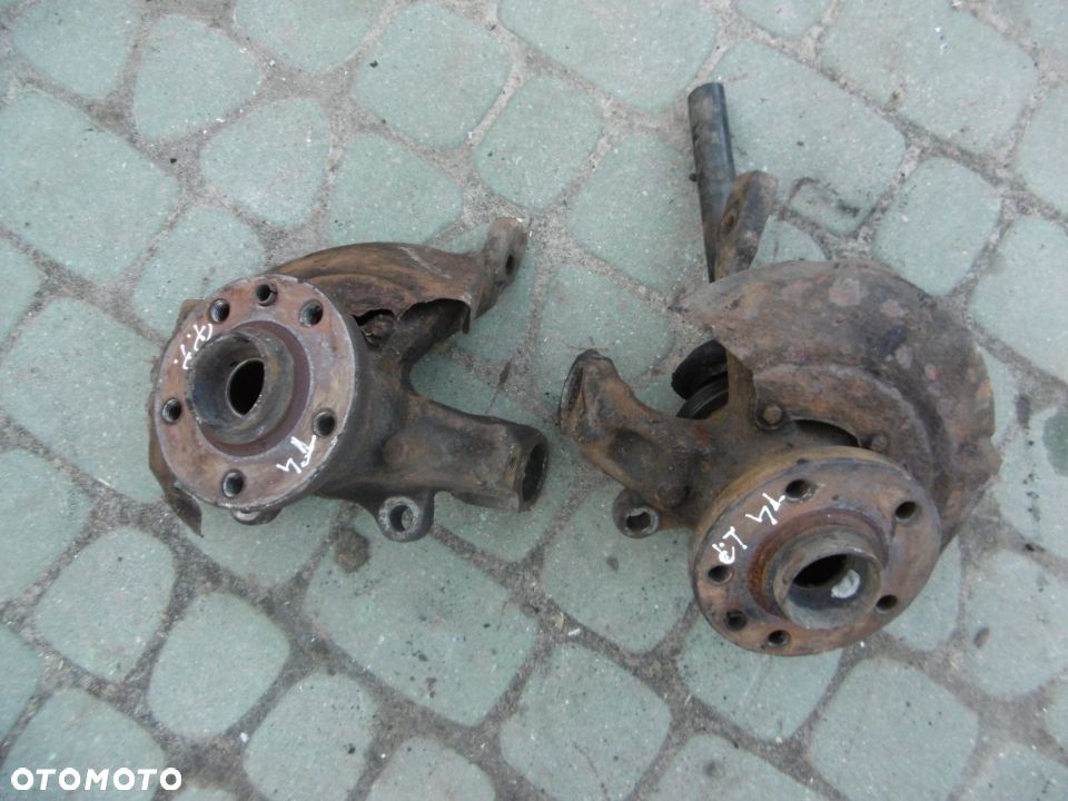 zwrotnica Piasta lewy przód VW T4 2,4D - 1