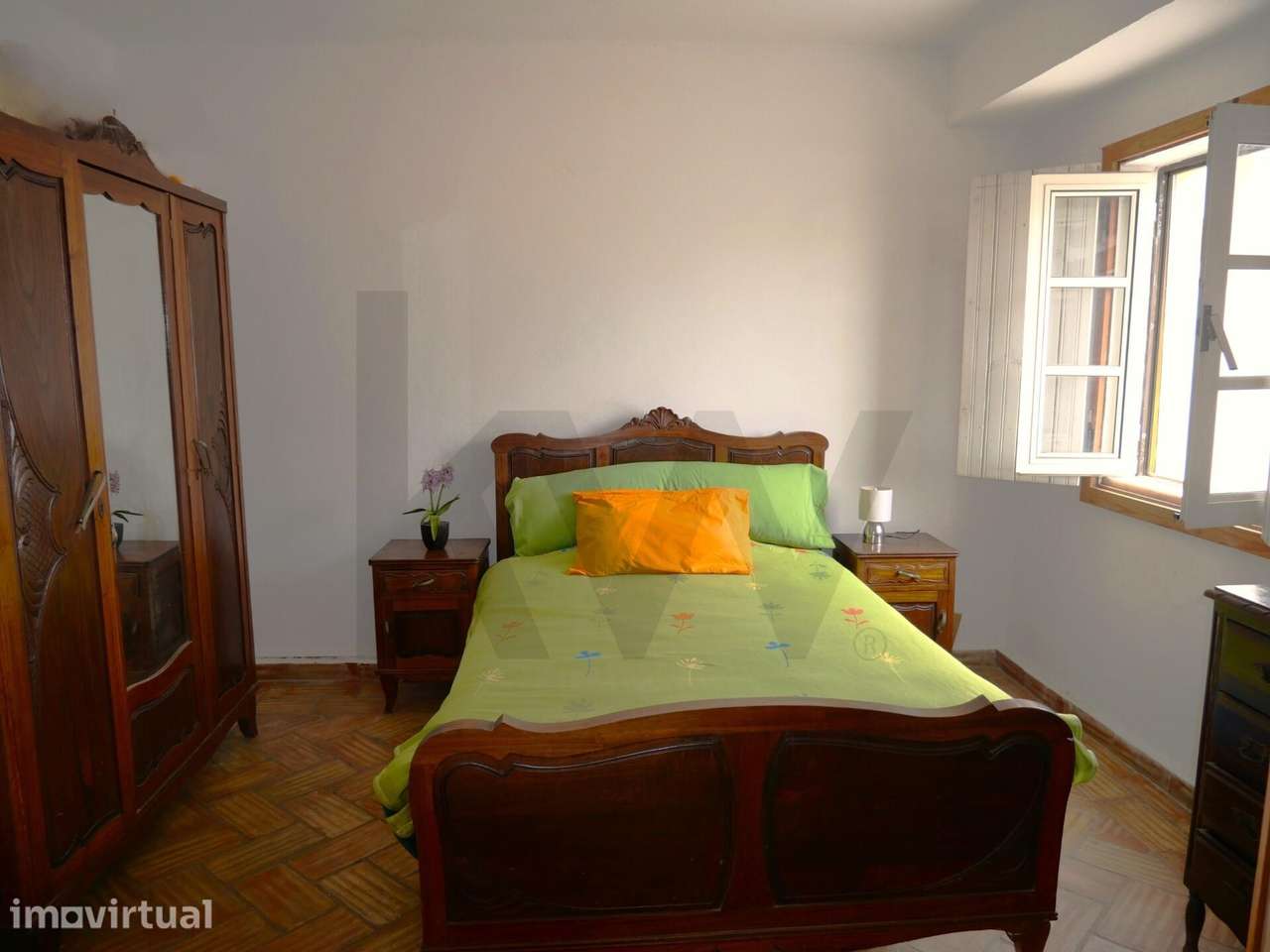 Moradia T4 no centro da vila de Estombar, Lagoa, Algarve - Grande imagem: 5/37