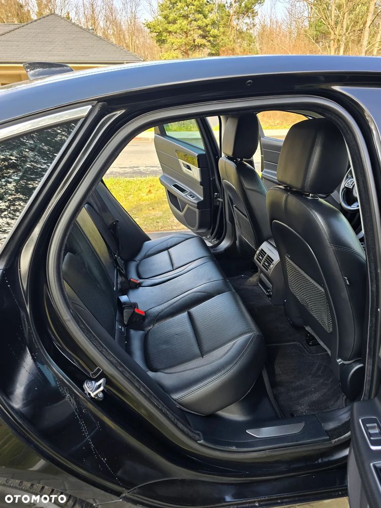 Jaguar XF 20d AWD Prestige - 23