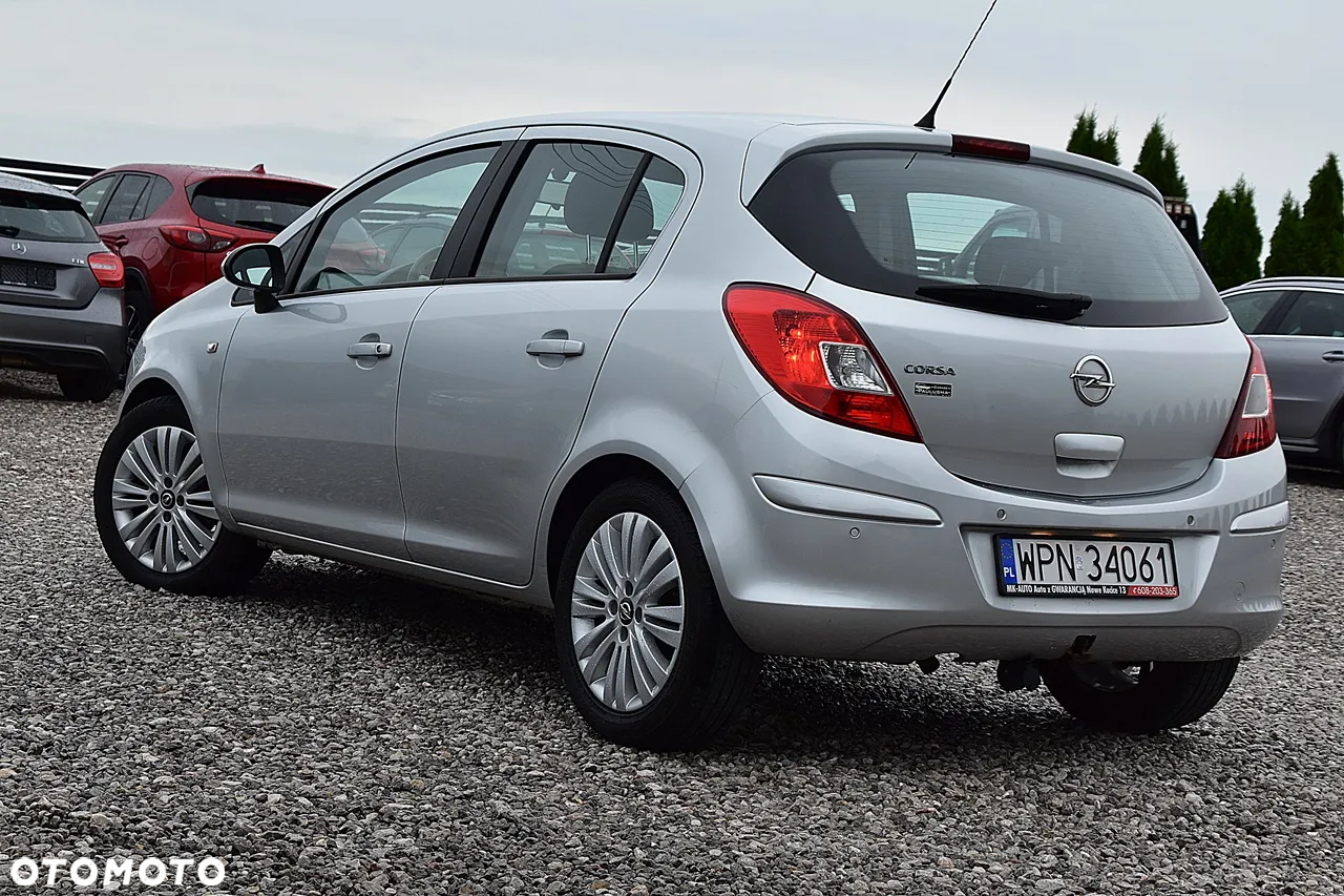 Opel Corsa 1.2 16V Cosmo - 19