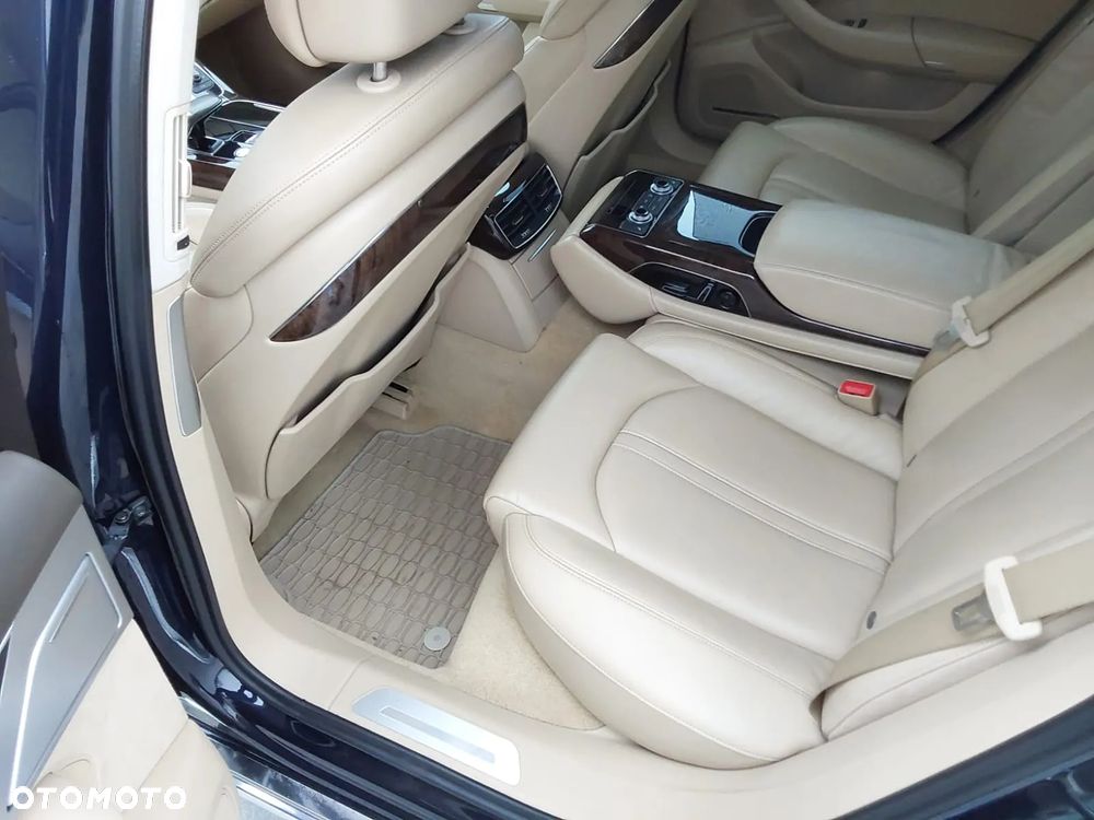 Audi A8 4.2 FSI Quattro - 24