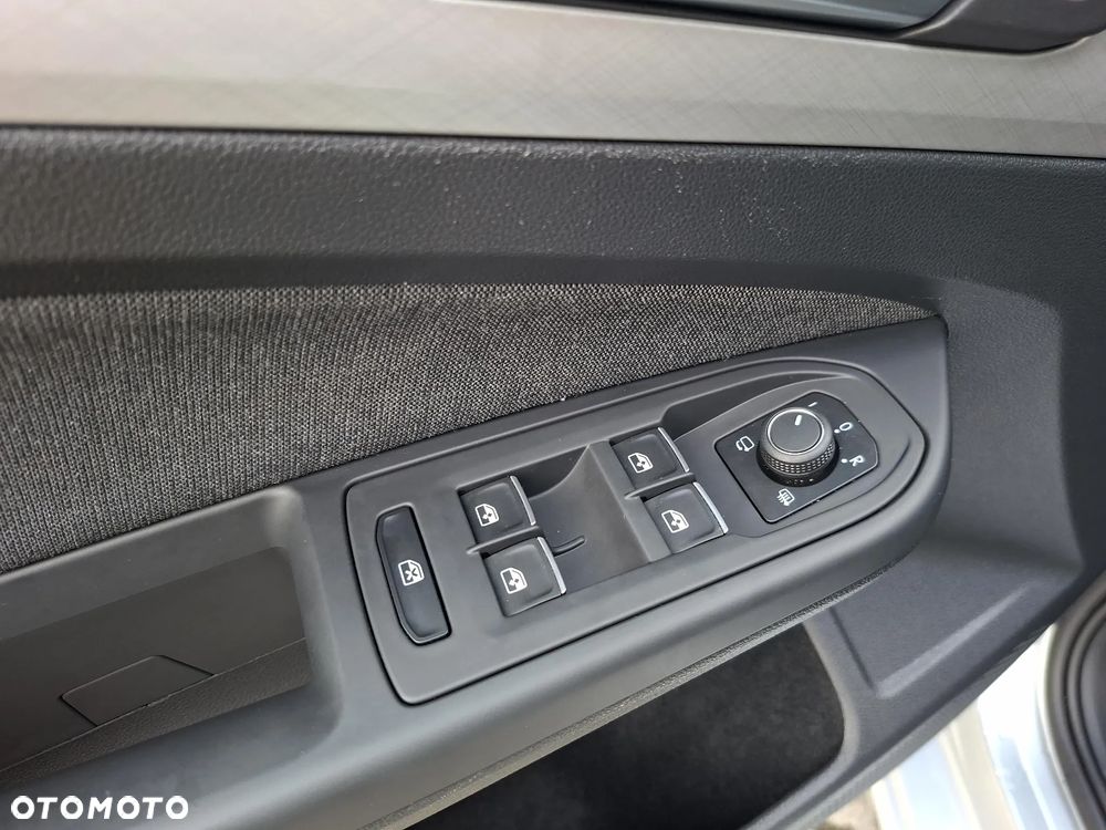 Volkswagen Golf VIII 2.0 TDI Life Plus - 31