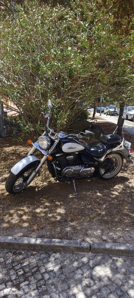 Suzuki Intruder VL 800 - 1