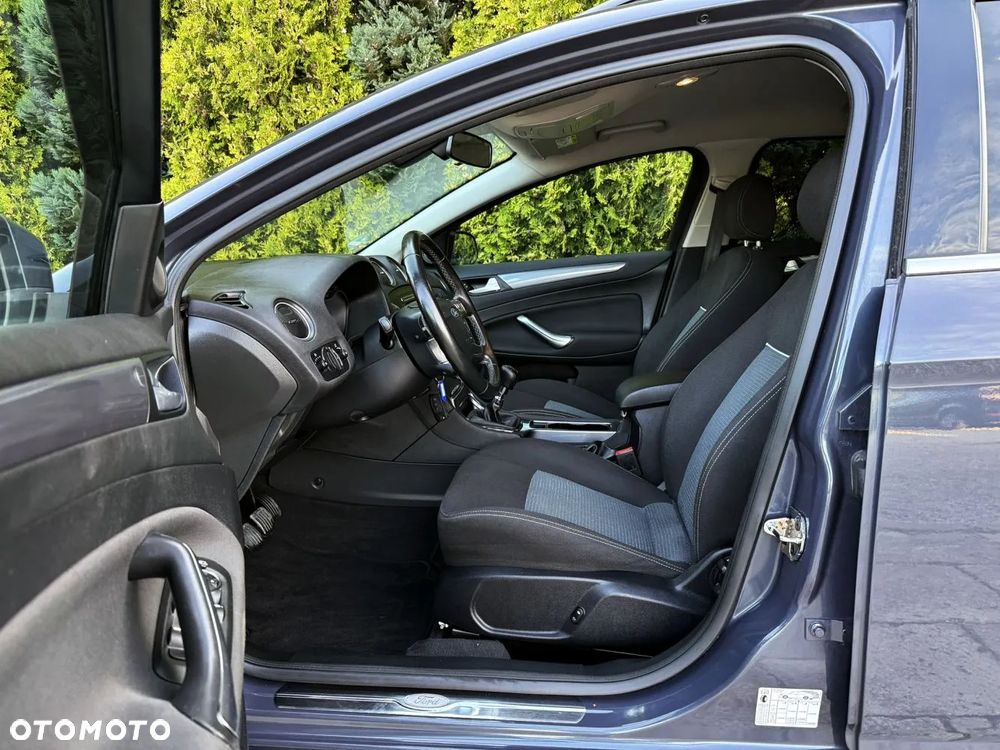 Ford Mondeo - 22