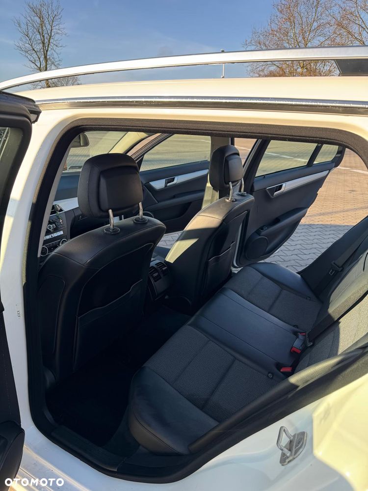 Mercedes-Benz Klasa C 220 CDI DPF (BlueEFFICIENCY) - 22