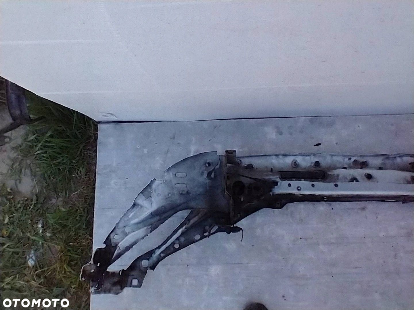 VOLVO C30 PAS PRZEDNI GÓRNY WZMOCNIENIE CZOŁOWE BELKA OKULAR - 9