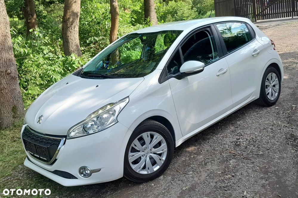 Peugeot 208 - 18
