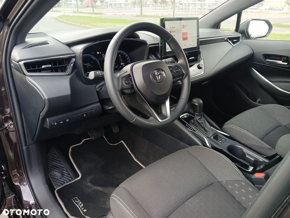 Toyota Corolla 1.8 Hybrid Comfort - 17
