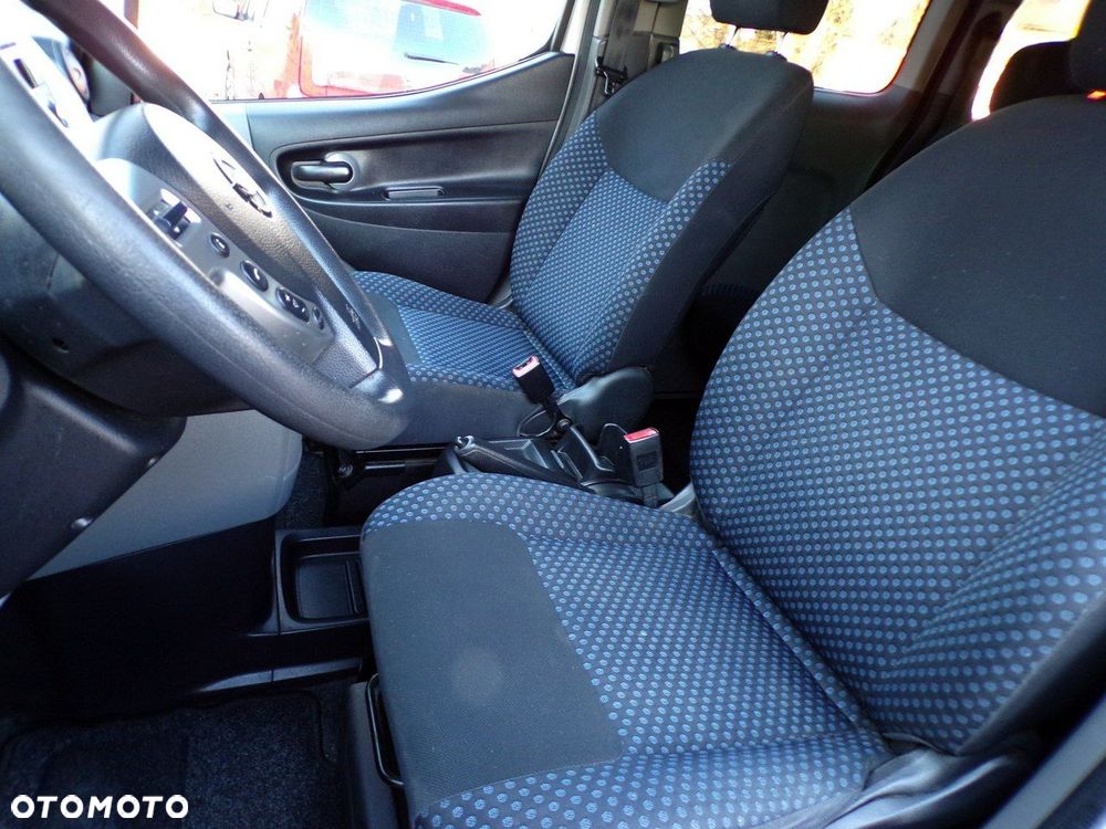 Nissan NV200 - 19