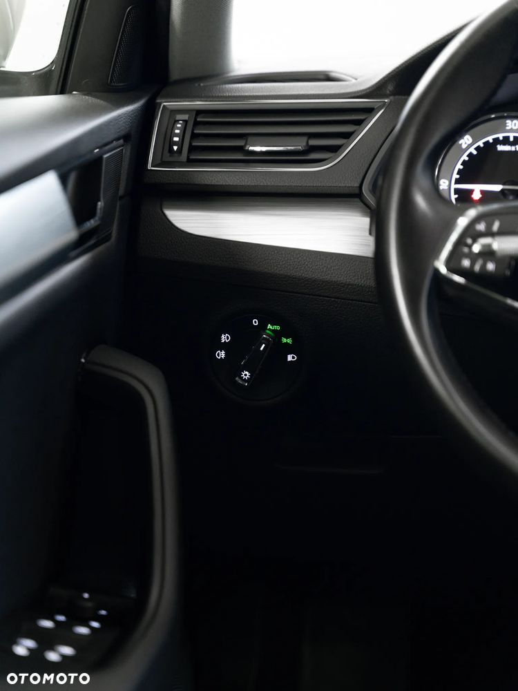 Skoda Superb 2.0 TDI SCR Ambition DSG - 24