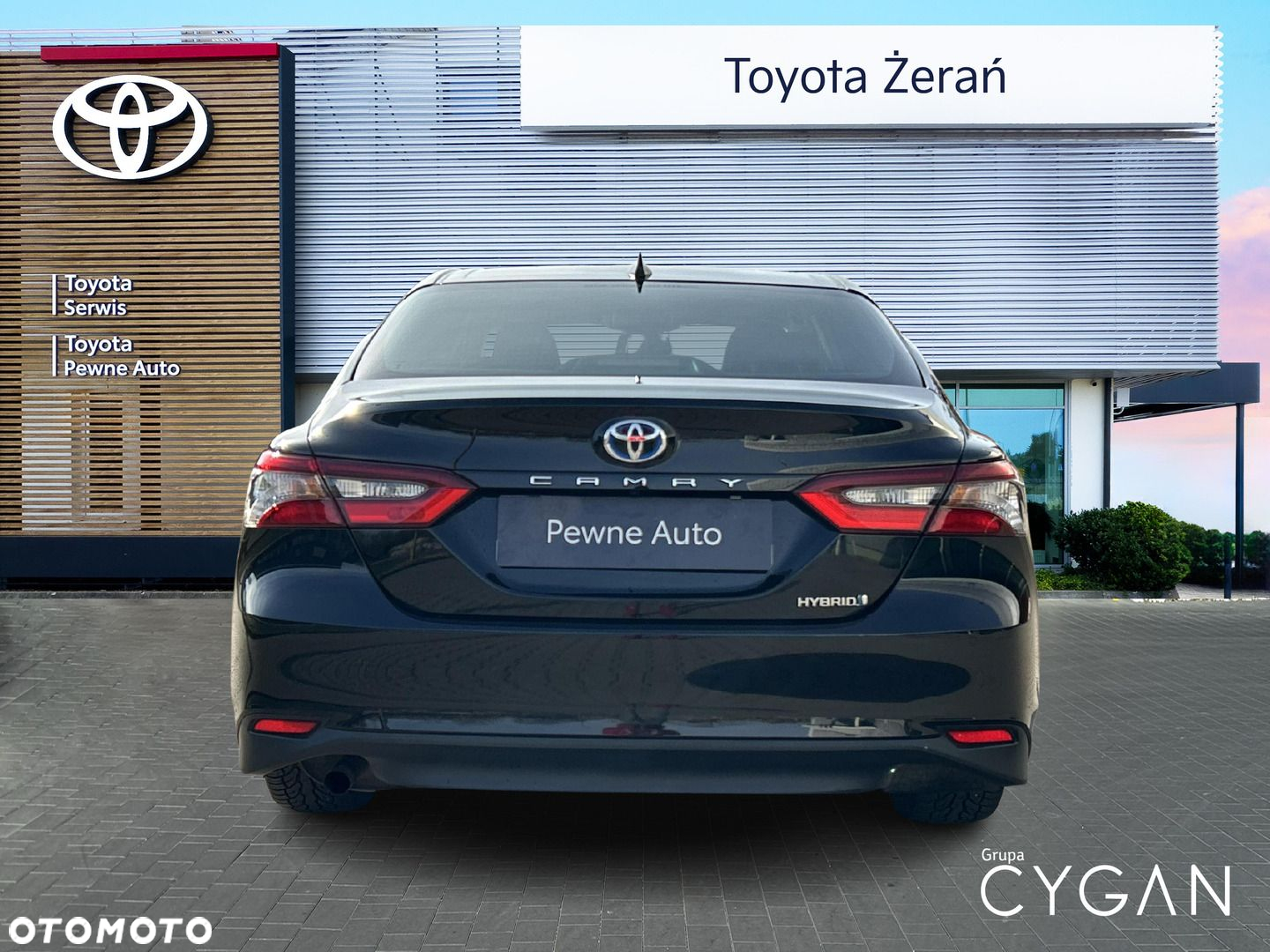 Toyota Camry - 6