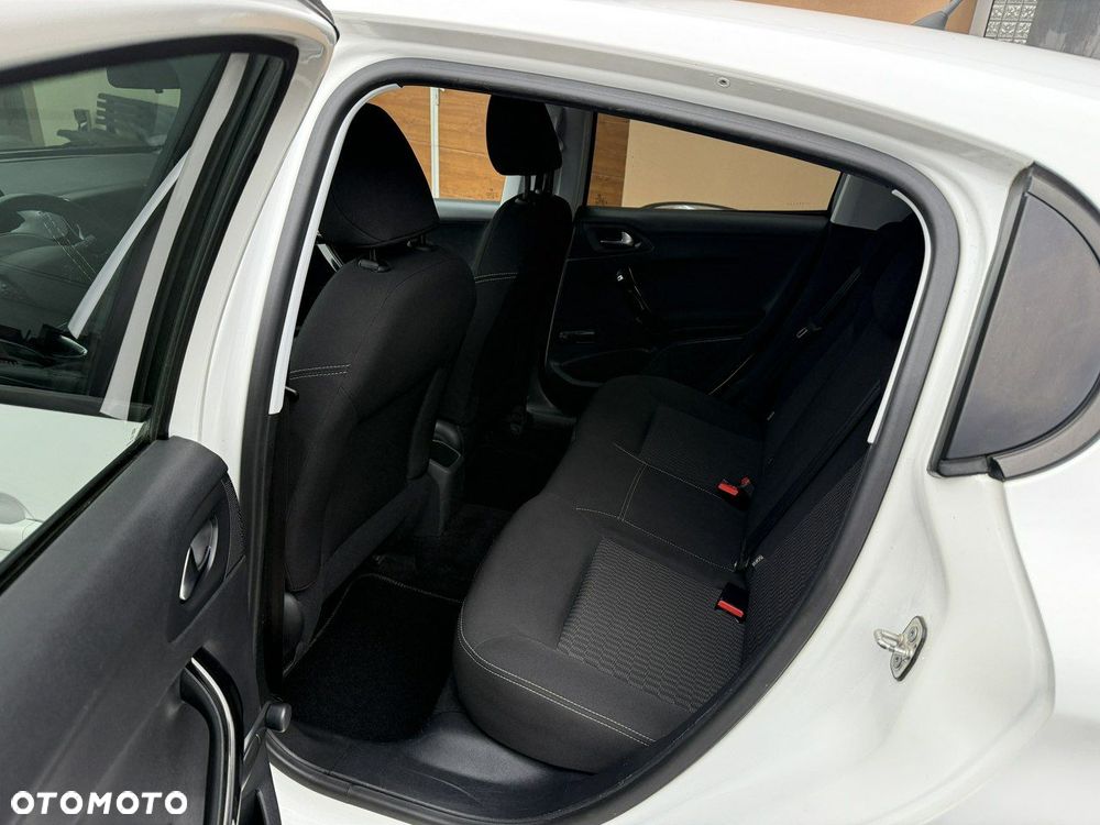 Peugeot 208 1.2 VTi Style - 23