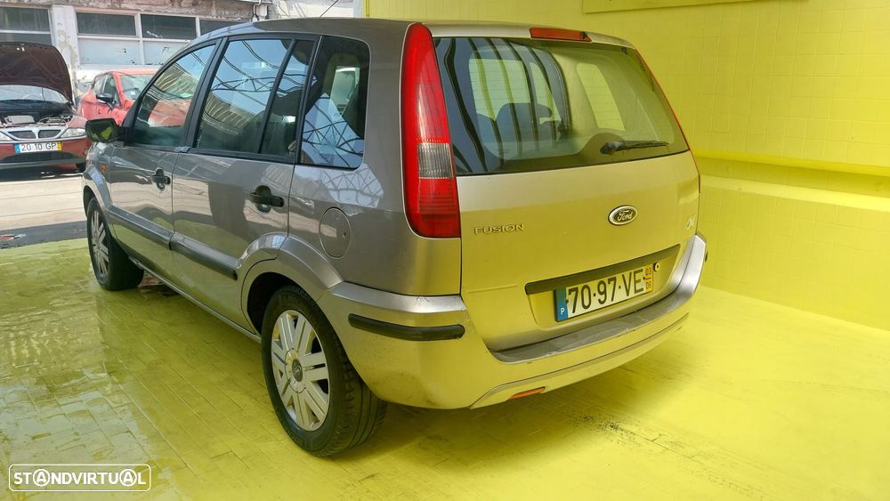 Ford Fusion 1.6 + - 16
