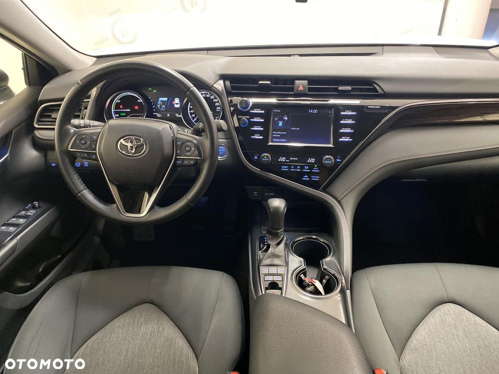 Toyota Camry 2.5 Hybrid Comfort CVT - 3