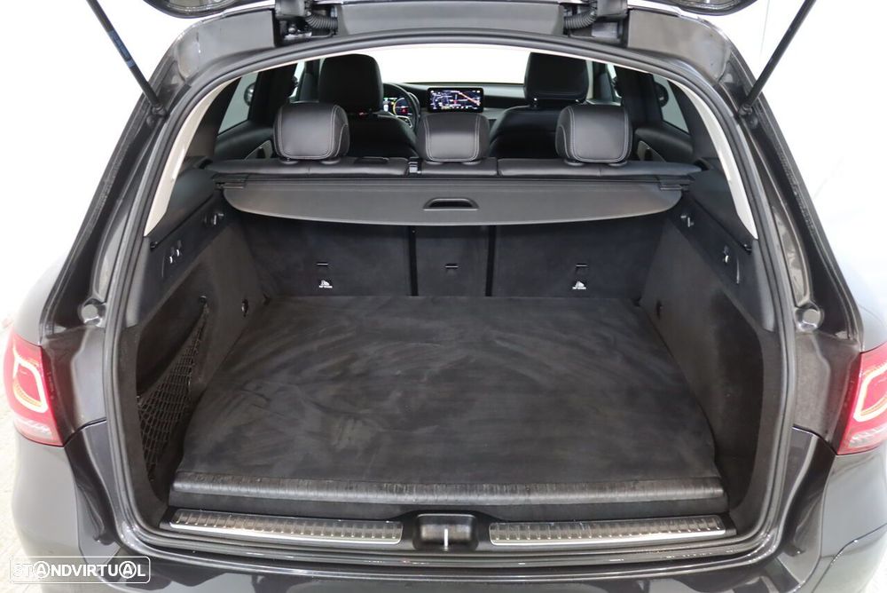 Mercedes-Benz GLC 300 - 38