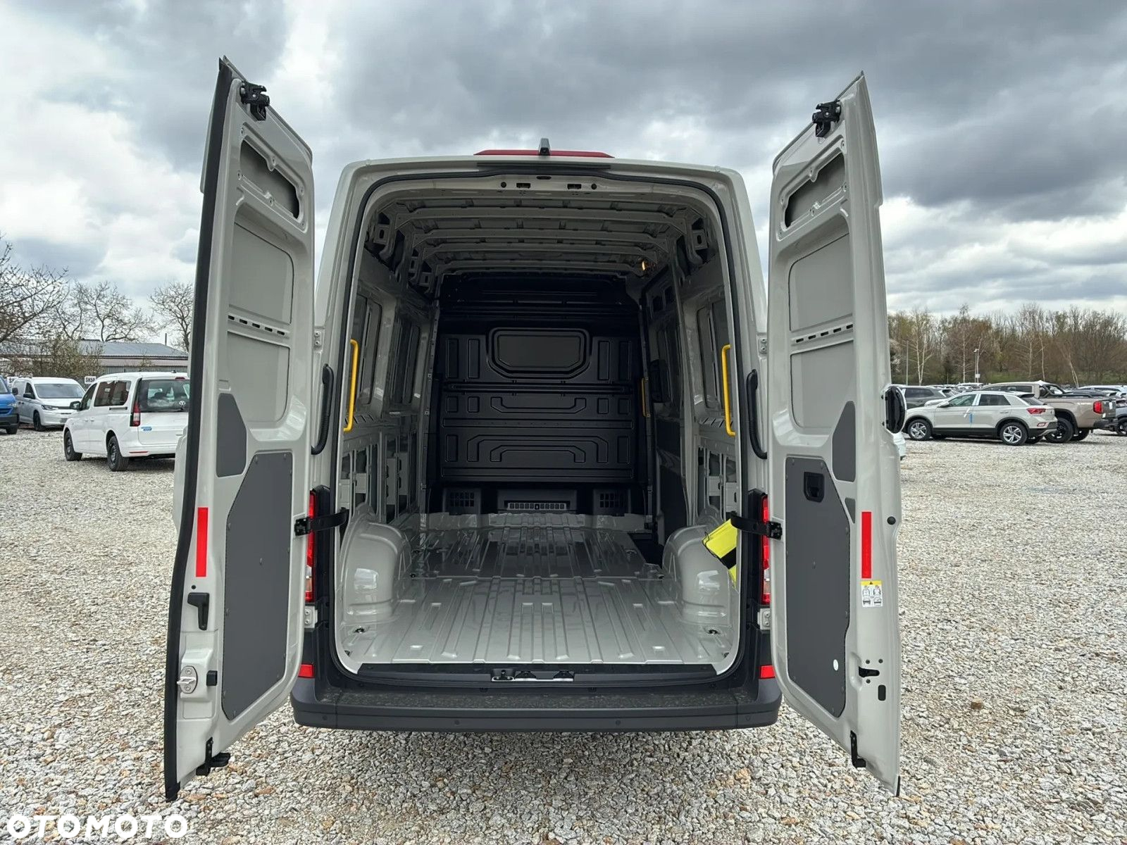 Volkswagen Crafter 35 Furgon /PO LIFTINGU!! L3H3, 2.0TDI 140KM, Wysoki dach, r.o. 3640 - 10