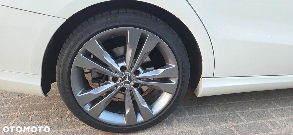 Mercedes-Benz CLA 200 7G-DCT Urban - 13