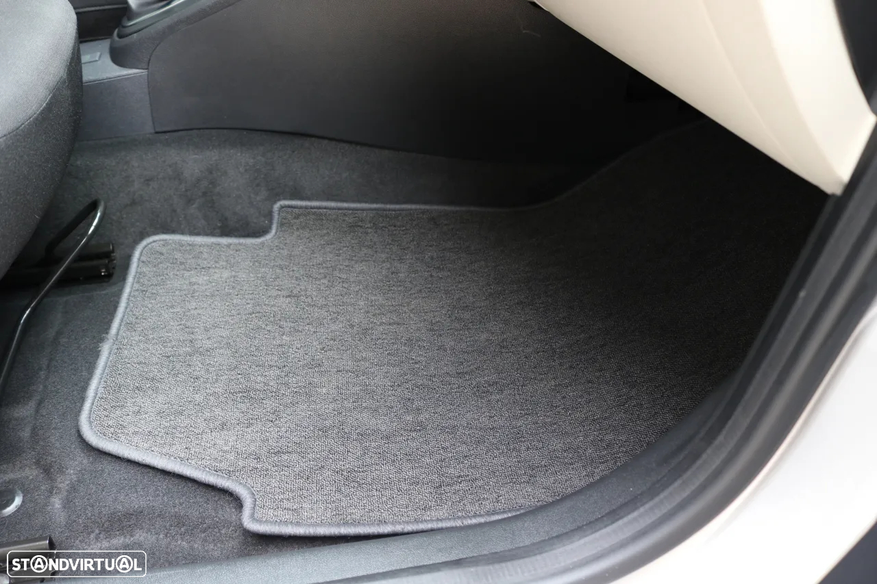 Renault Captur 1.5 dCi Exclusive EDC - 26