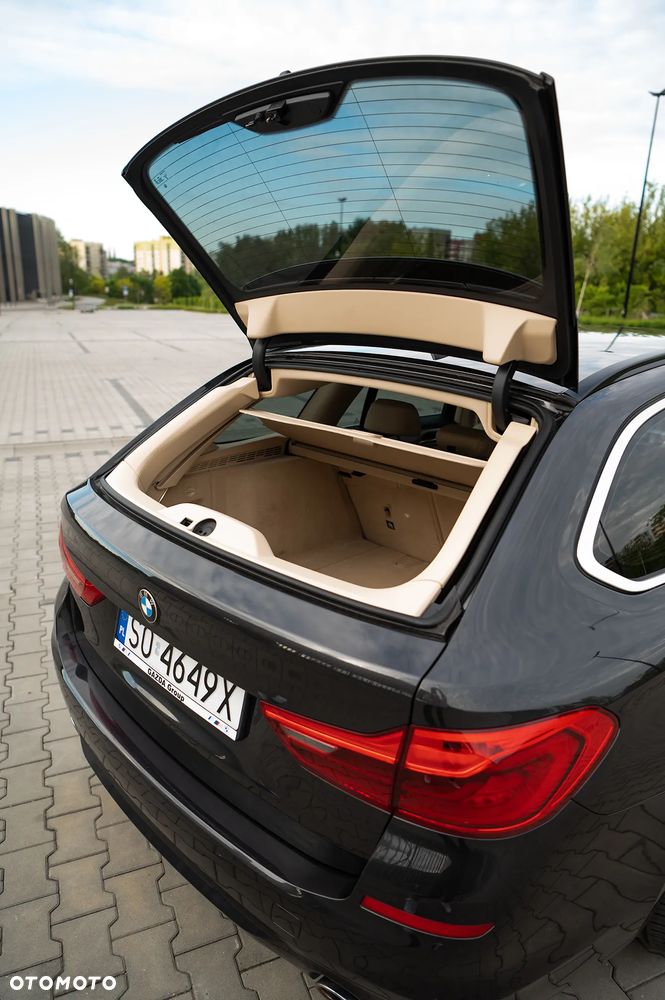 BMW Seria 5 520d Luxury Line - 9