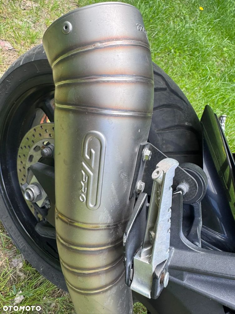Yamaha FZ8 - 7
