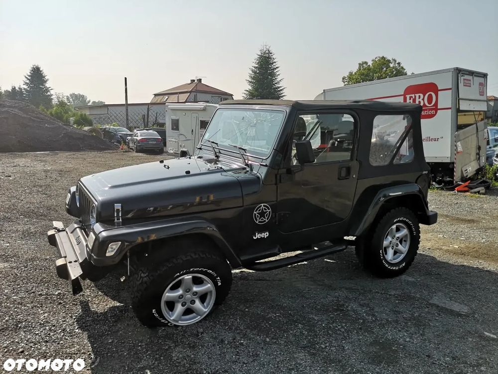 Jeep Wrangler - 8