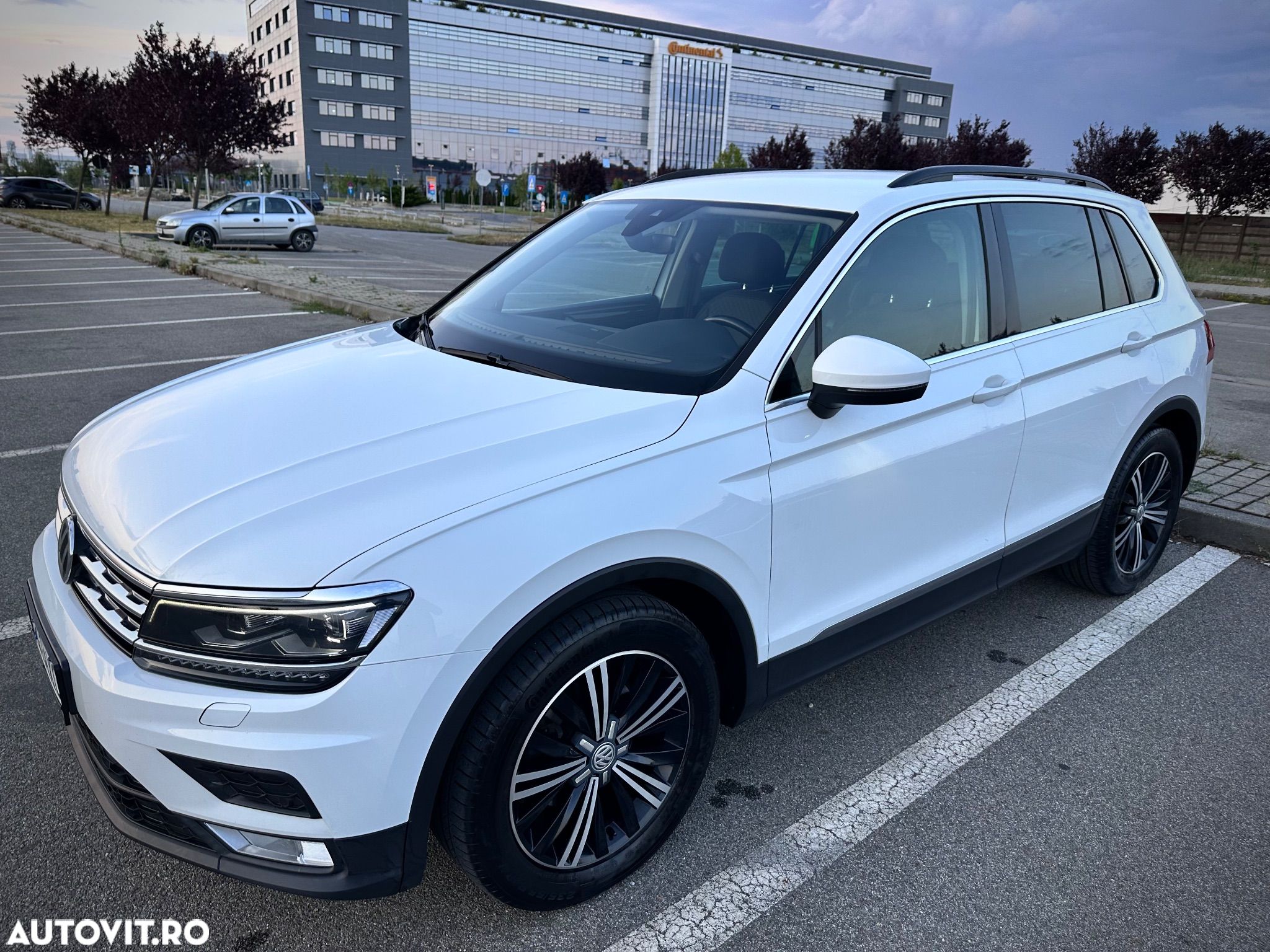 Volkswagen Tiguan 2.0 TDI DPF Comfortline - 1