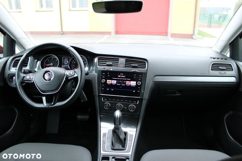 Volkswagen Golf 1.6 BlueTDI DSG Trendline - 23