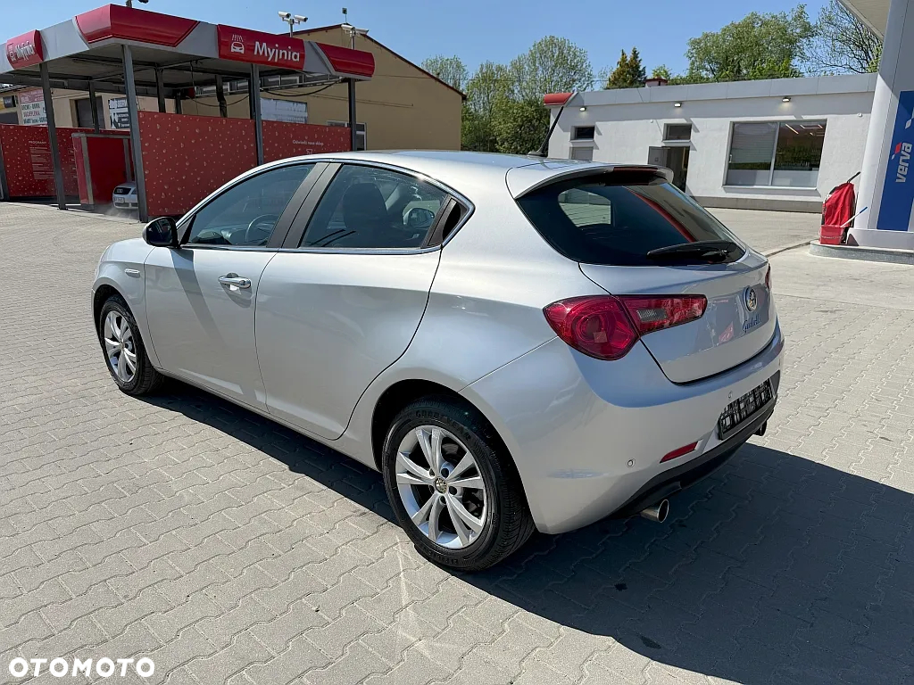 Alfa Romeo Giulietta 2.0 JTDM 16V Turismo - 7