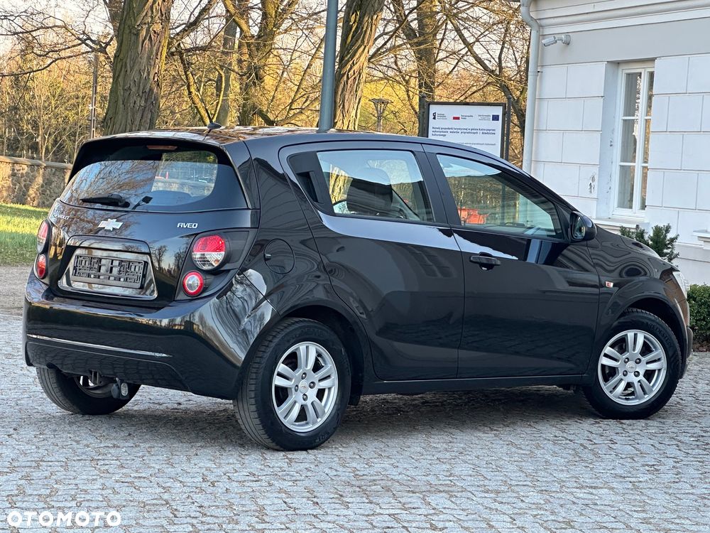 Chevrolet Aveo 1.4 16V Base - 23