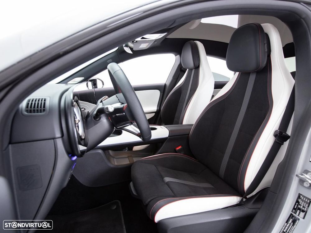 Mercedes-Benz CLA 350 EQ 4Matic - 10
