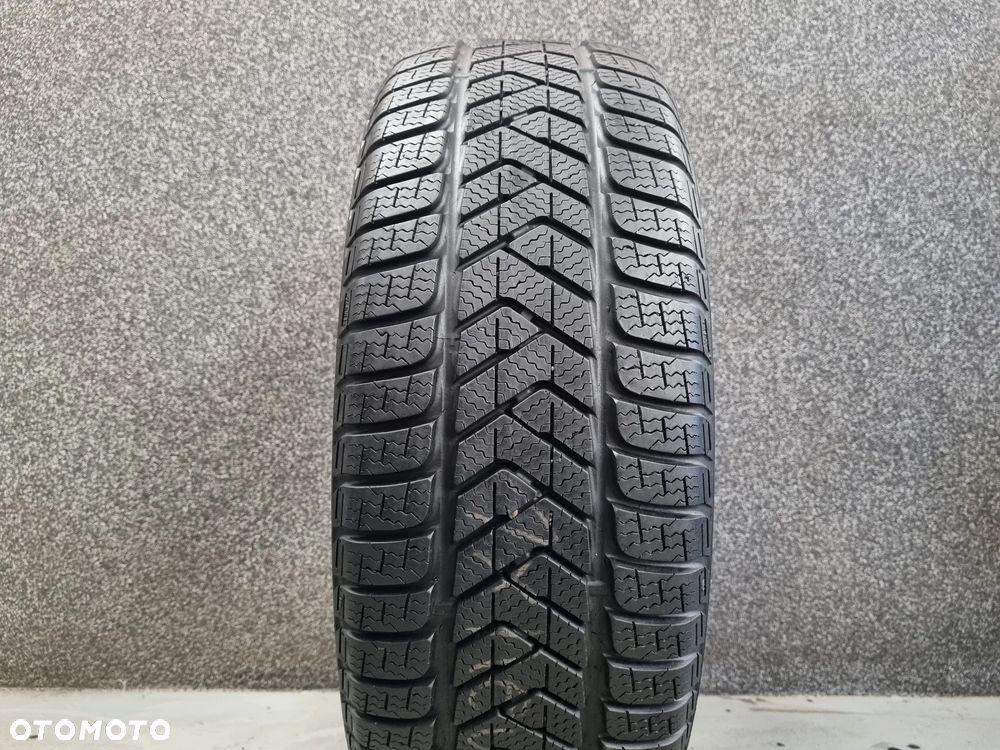 Pirelli Sotto Zero 3 215/65/16 98H 1szt. - 1