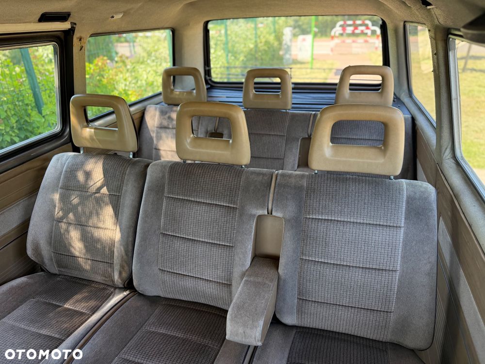 Volkswagen Transporter Caravelle GL 255 592/Z24 - 23