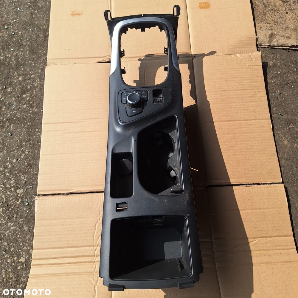 TUNEL SRODKOWY PODLOKIETNIK INSIGNIA A - 2