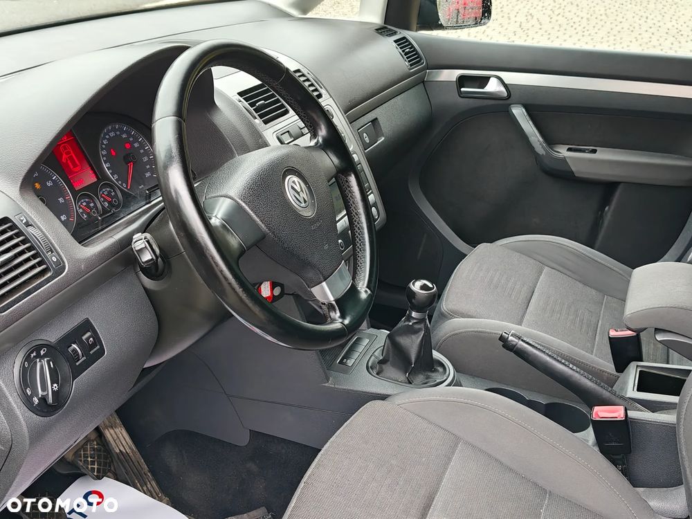 Volkswagen Touran ver-1-4-tsi-highline-perfectline - 10