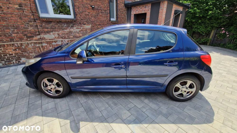 Peugeot 207 90 HDi FAP (Blue Lion) Sport - 2