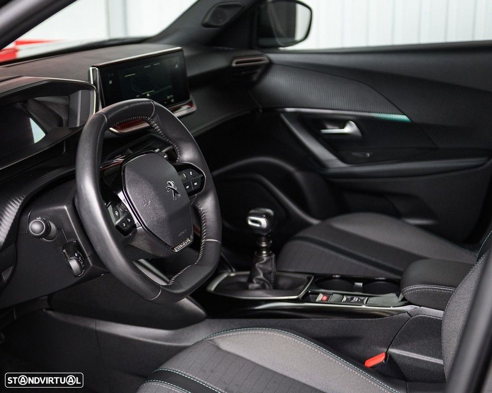 Peugeot 2008 1.2 PureTech Allure Pack - 16