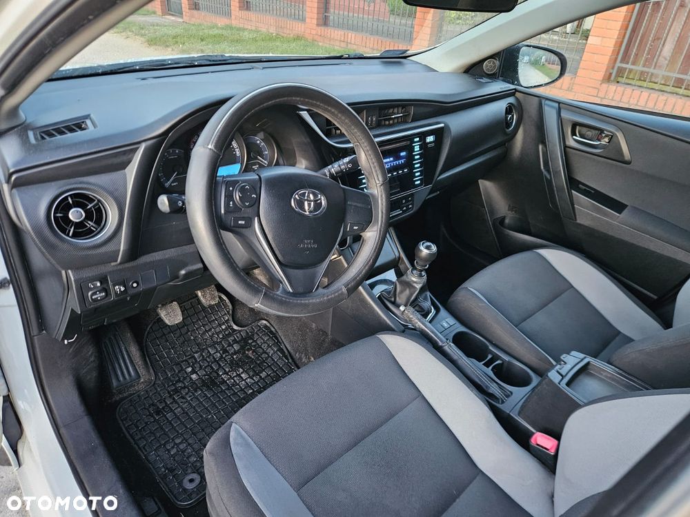 Toyota Auris - 7