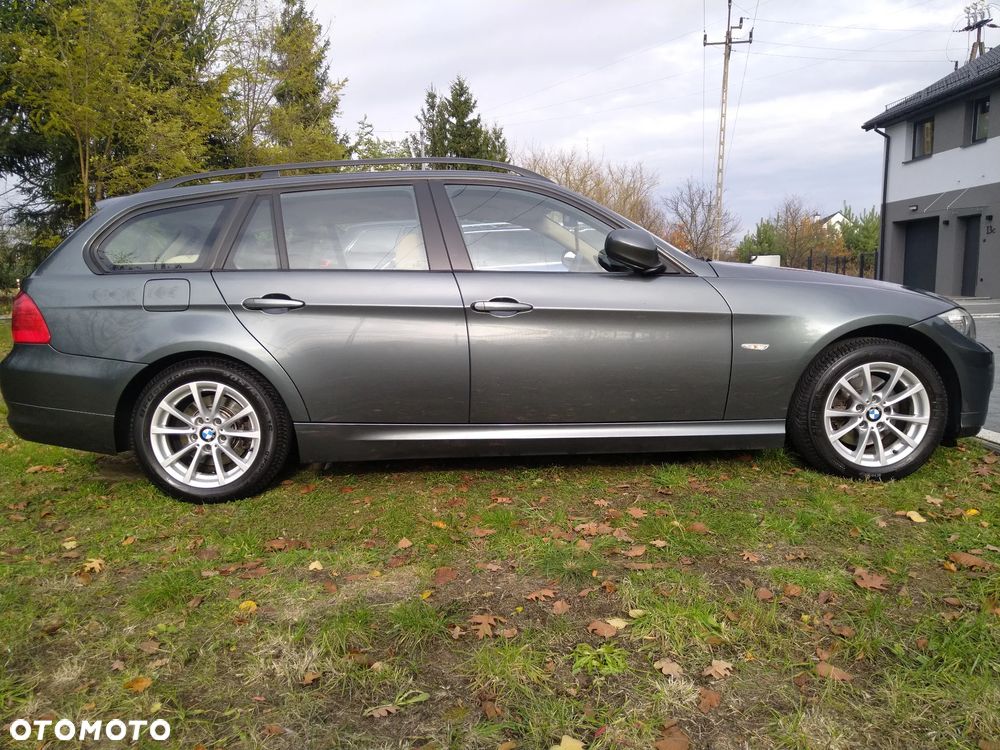 BMW Seria 3 318d DPF Touring - 3