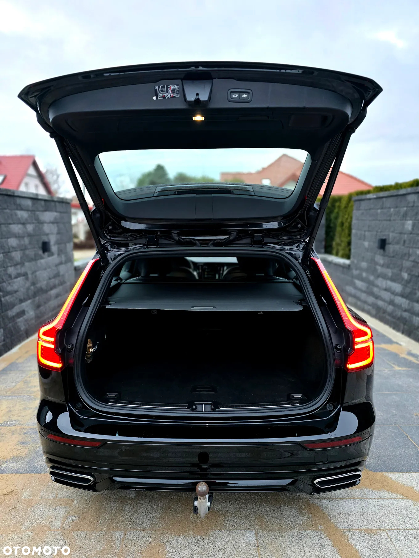 Volvo V60 D4 R-Design - 9