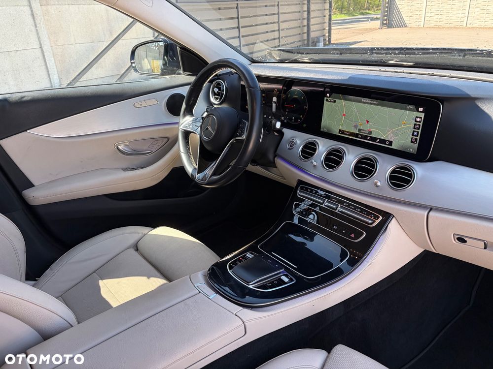 Mercedes-Benz Klasa E 220 d 9G-TRONIC - 24