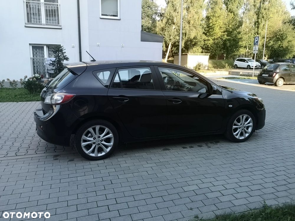 Mazda 3 1.6 Exclusive + - 8