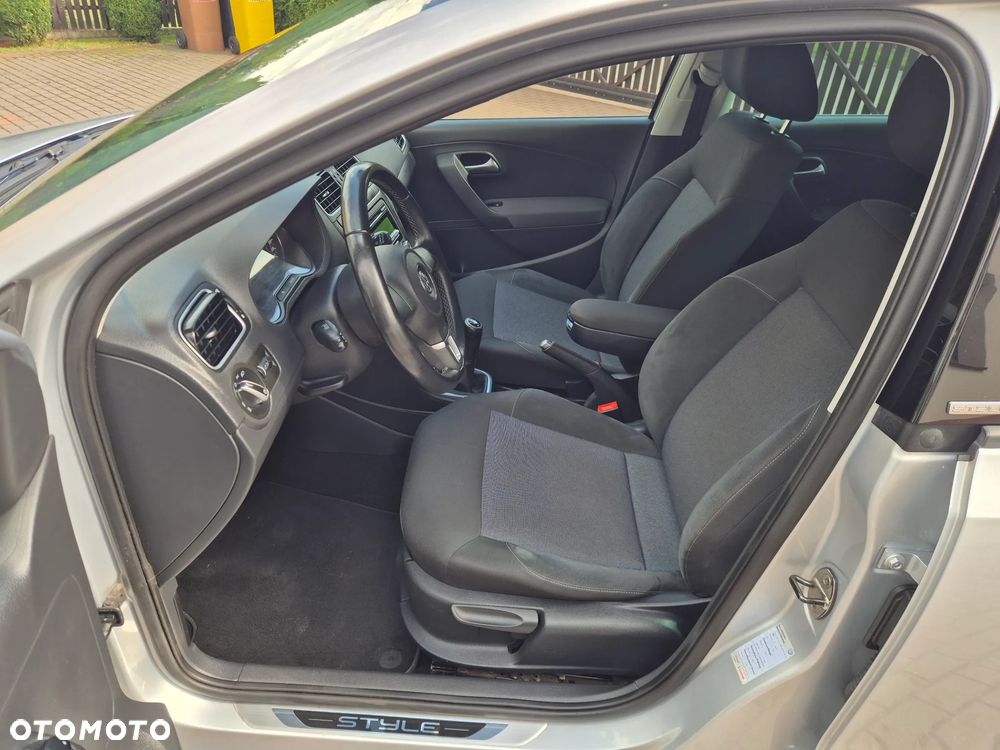 Volkswagen Polo 1.4 16V Highline - 14