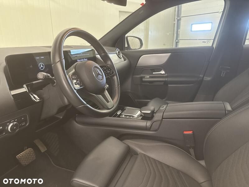Mercedes-Benz GLA 200 - 10