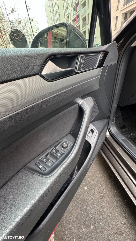 Volkswagen Passat - 8