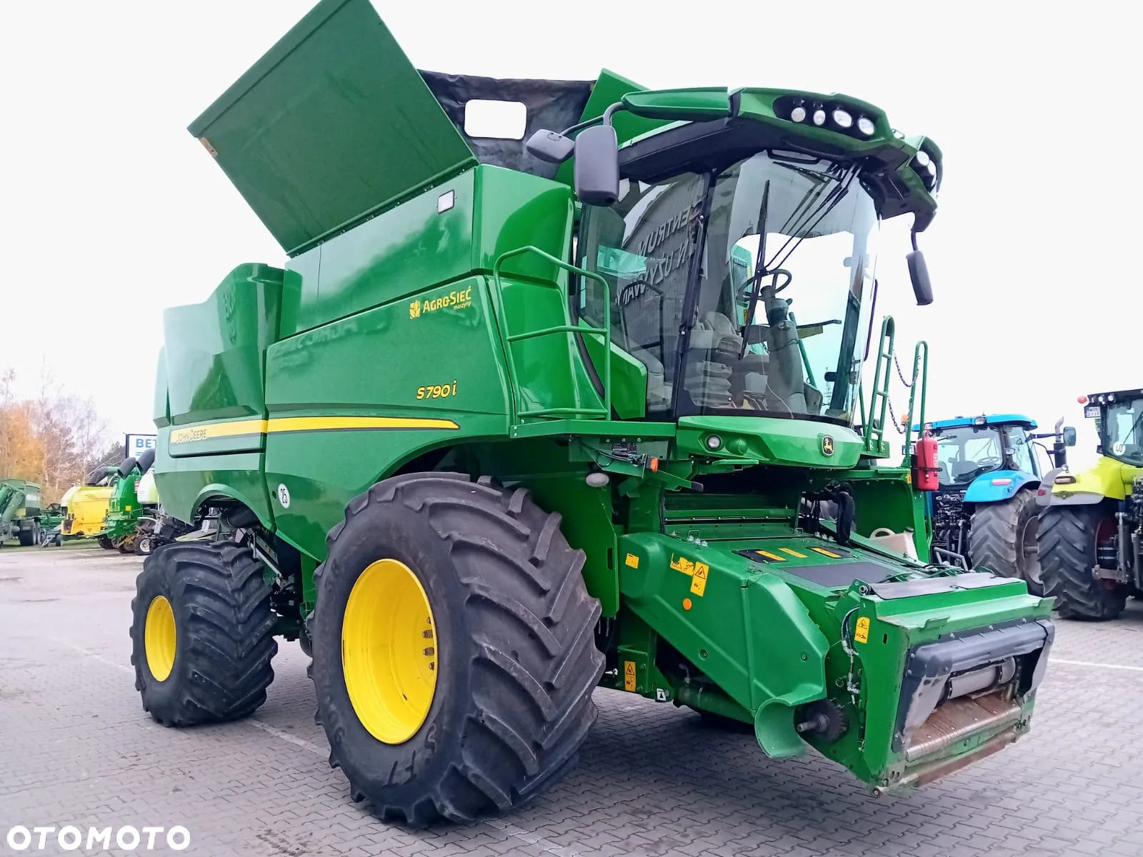 John Deere S790 - 3
