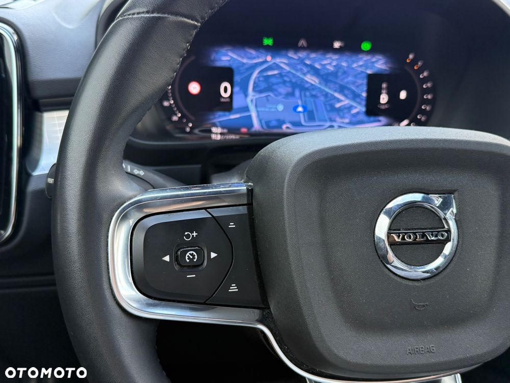 Volvo XC 40 B3 Plus Dark - 14